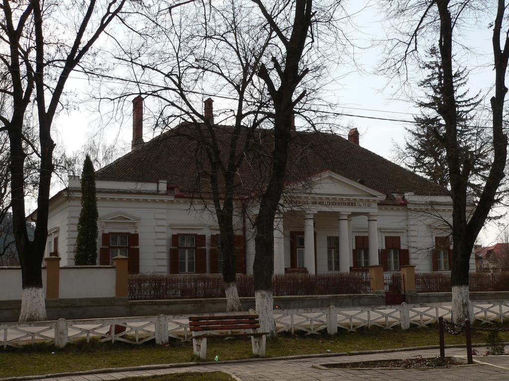 Vila Old Cars Cristian  Exterior photo